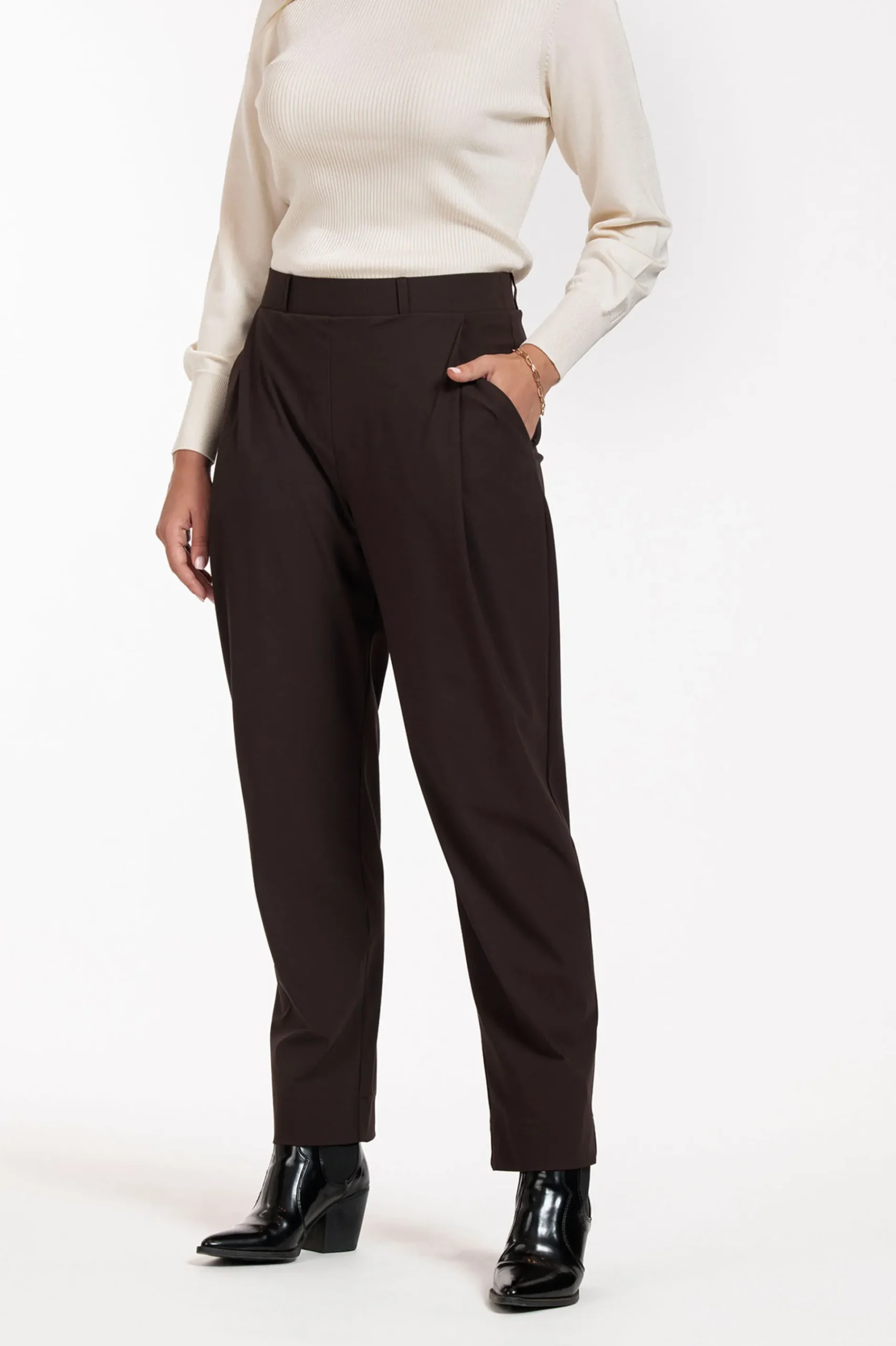 Studio Anneloes Willa carrot trousers -
